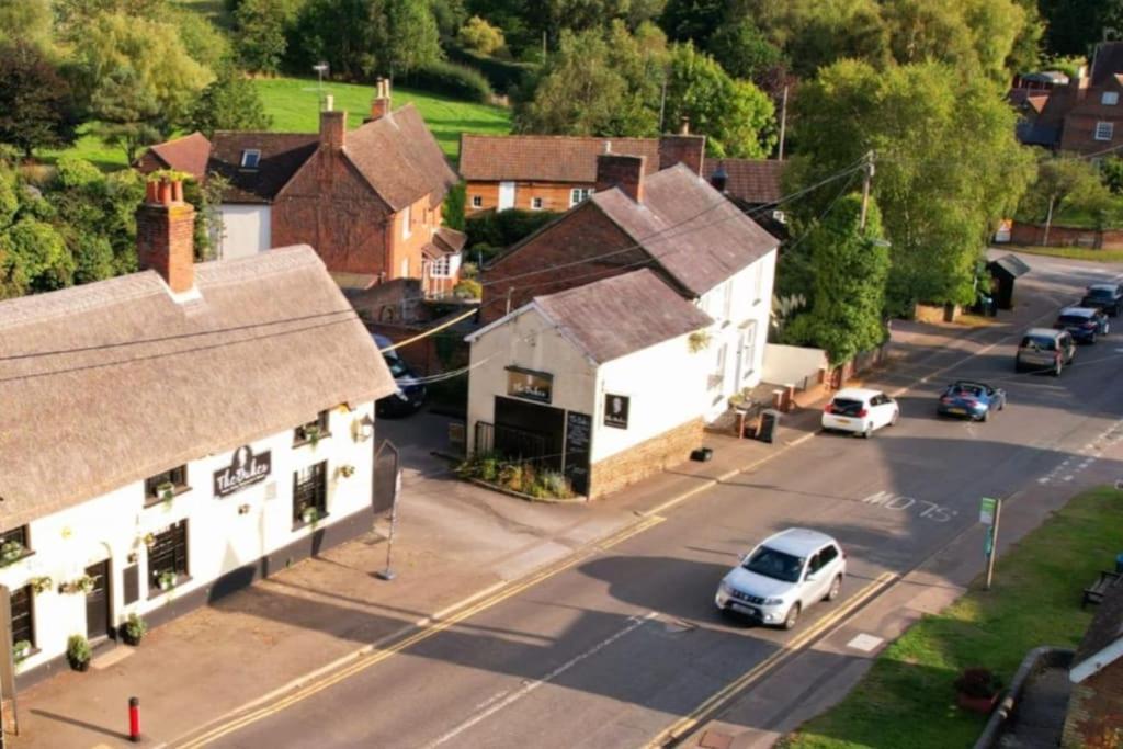 The Dukes Hotel Лейтън Бъзард Екстериор снимка